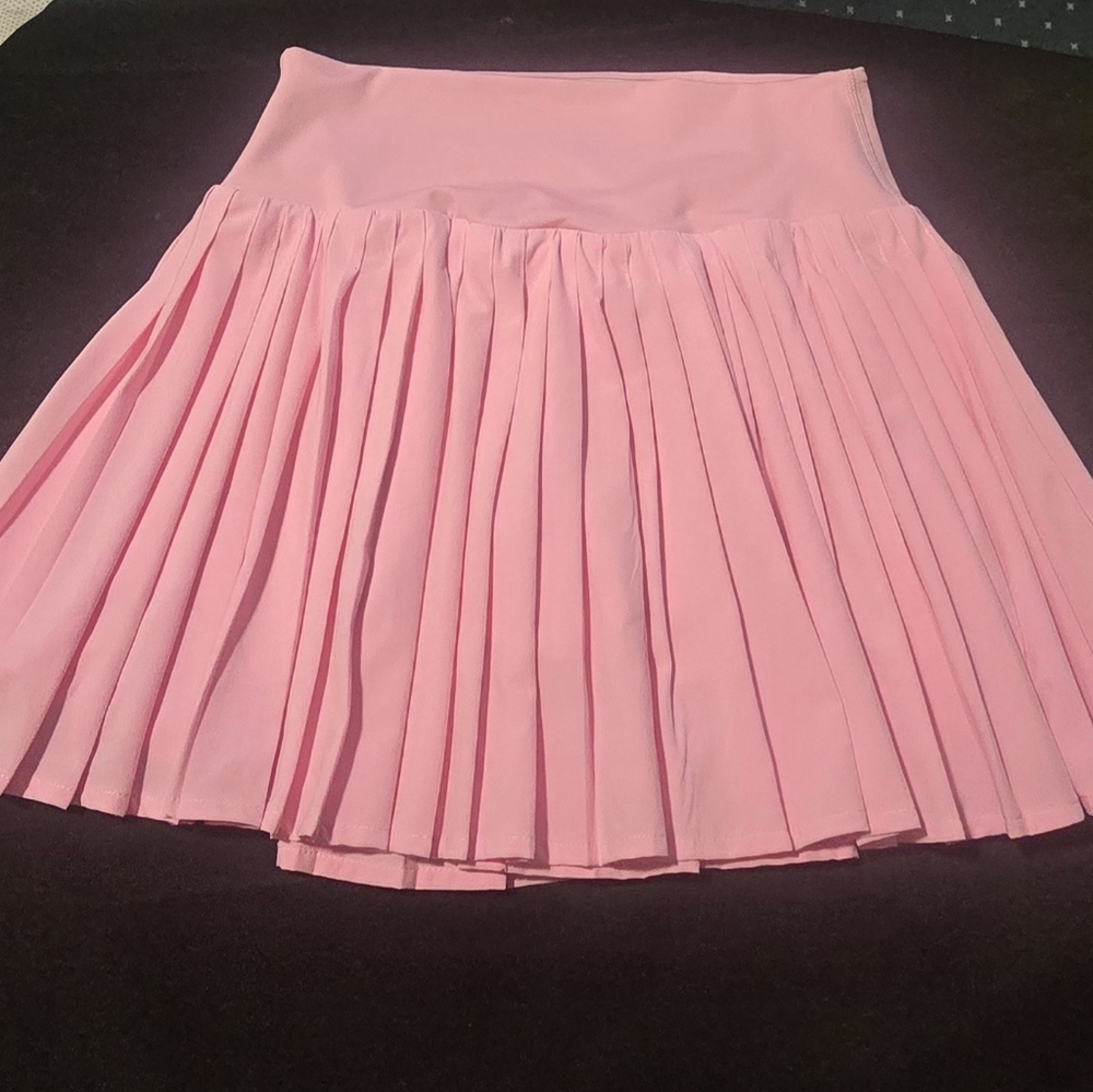 High-Waist Pink Pleated Skater Scort (Skirt) In Soft Pink Size S.